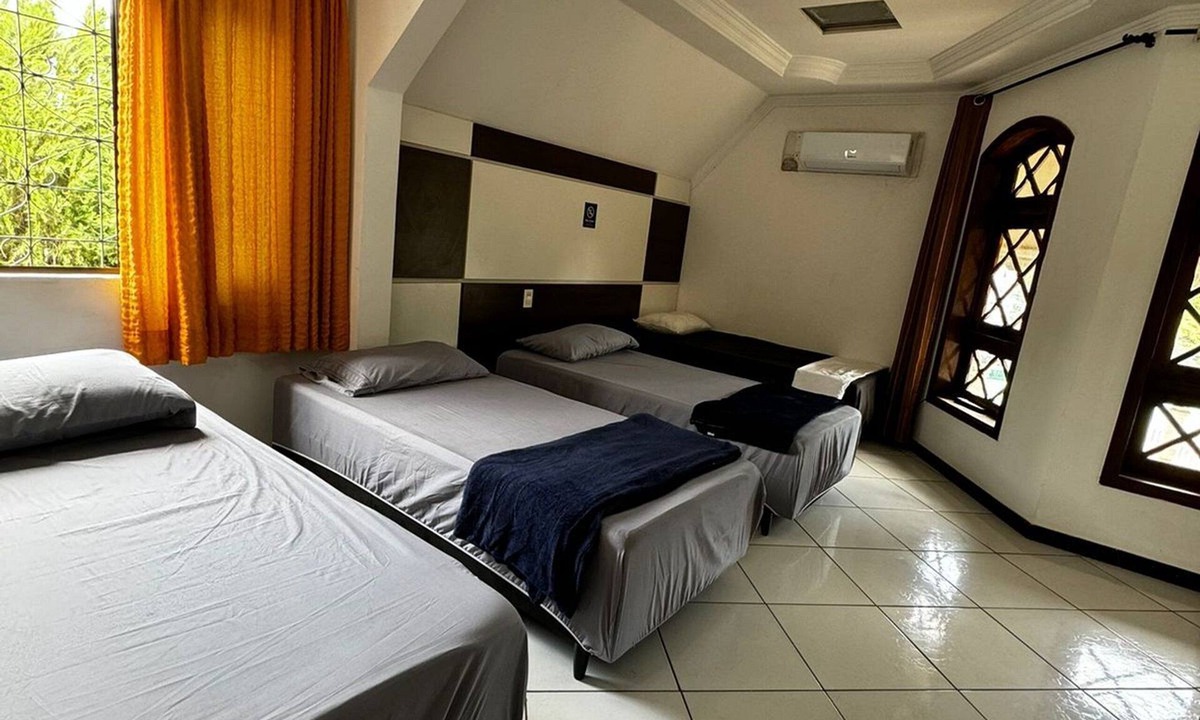 Vila Yolanda Hotel | Pousada Castelo da Villa