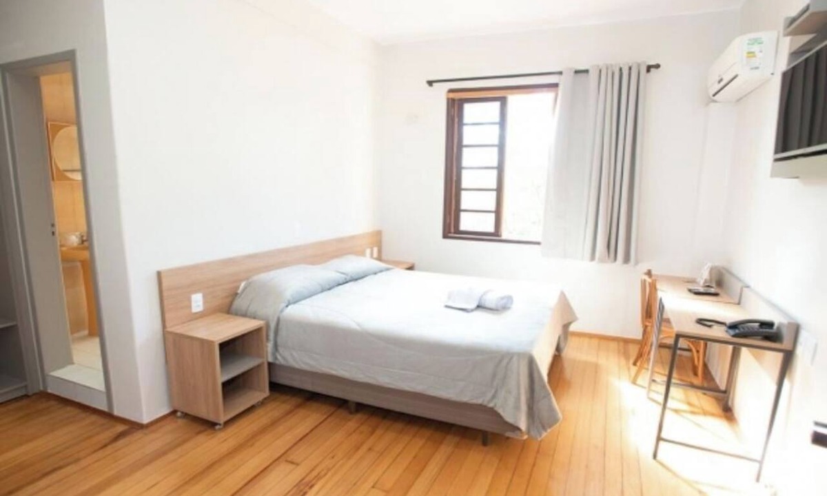 Nossa Senhora de Lourdes Hotel | Practical Stay | Free Breakfast & Parking | Central Santa Maria Room