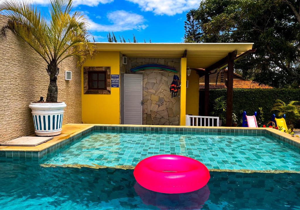 Unamar House | Recantos Pinheiros - Casa inteira, até 15 hóspedes - Piscina privativa, sinuca, ar condicionado e TVs nos 4 quartos - Condomínio Orla 500, lado praia - Unamar, Cabo Frio-RJ