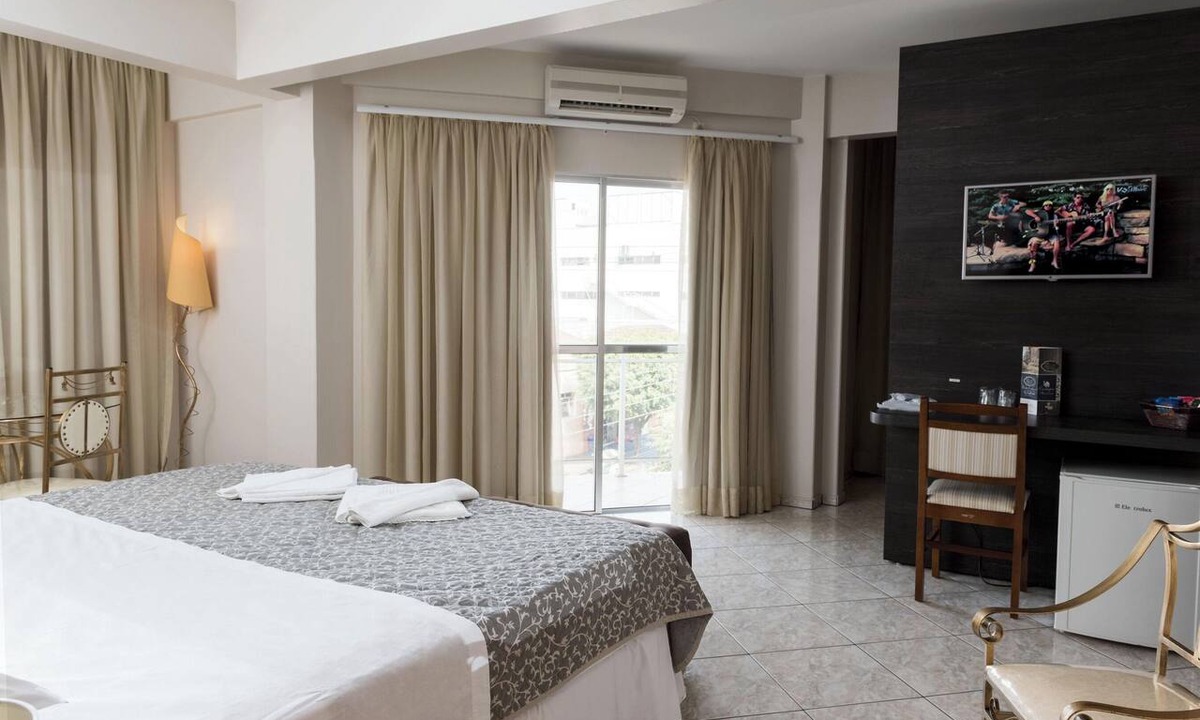 Telemaco Borba Hotel | Relaxing Telêmaco Borba Getaway with Rooftop Views