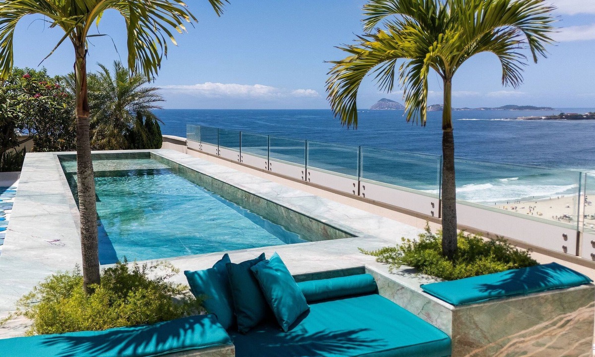 Copacabana Apartment | Rio001 - Luxury beachfront penthouse in Copacabana