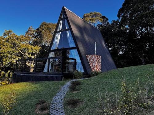 Sao Pedro de Alcantara Ski Chalet | Romantic nature retreat | Hot tub and fireplace