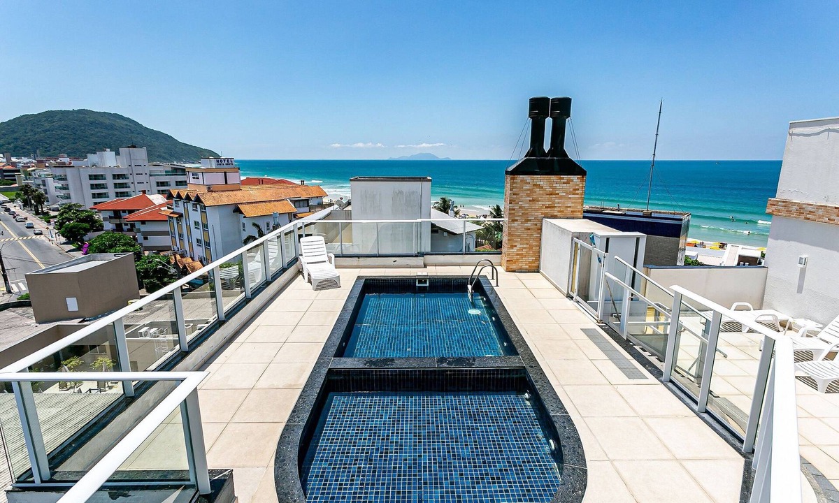 Ingleses Centro Apartment | Sea view | Pool | 90m from the beach