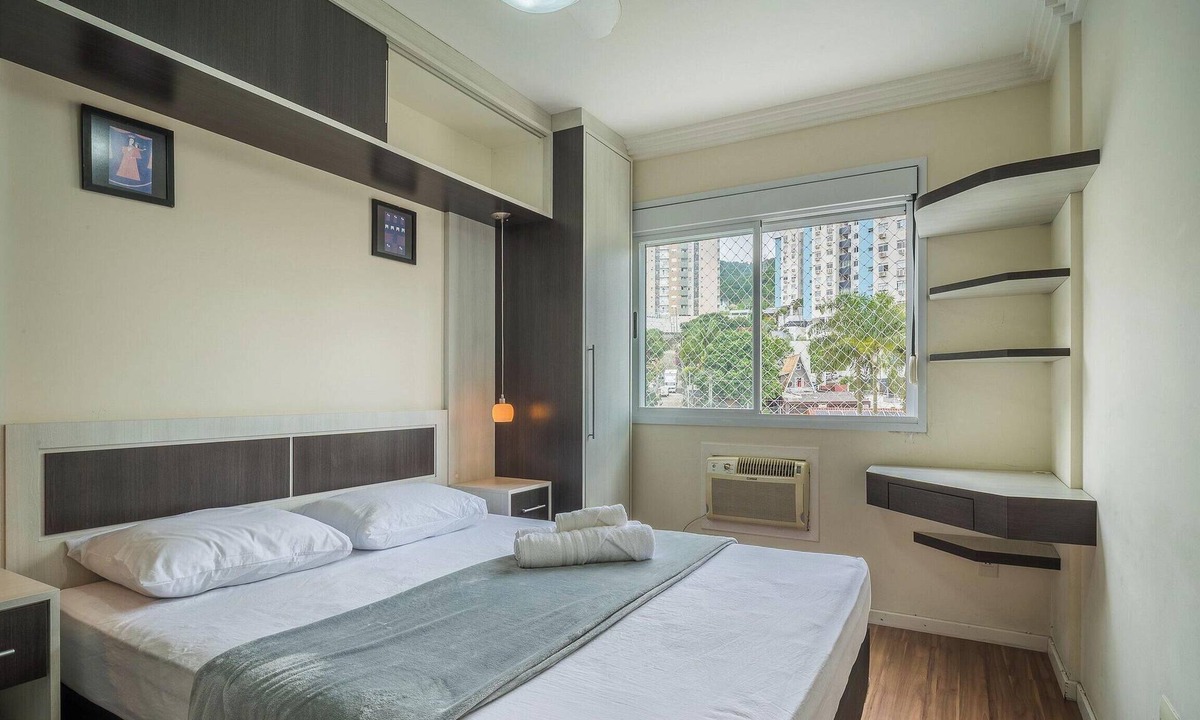 Itacorubi Apartment | Sophisticated Apartments Just Minutes From Lagoa da Conceicao and Praia Mole Elts