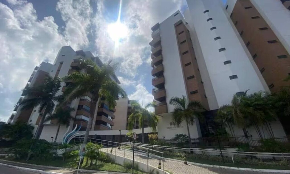 Ponta de Campina Apartment | Sophistication, comfort and feet in the sand
