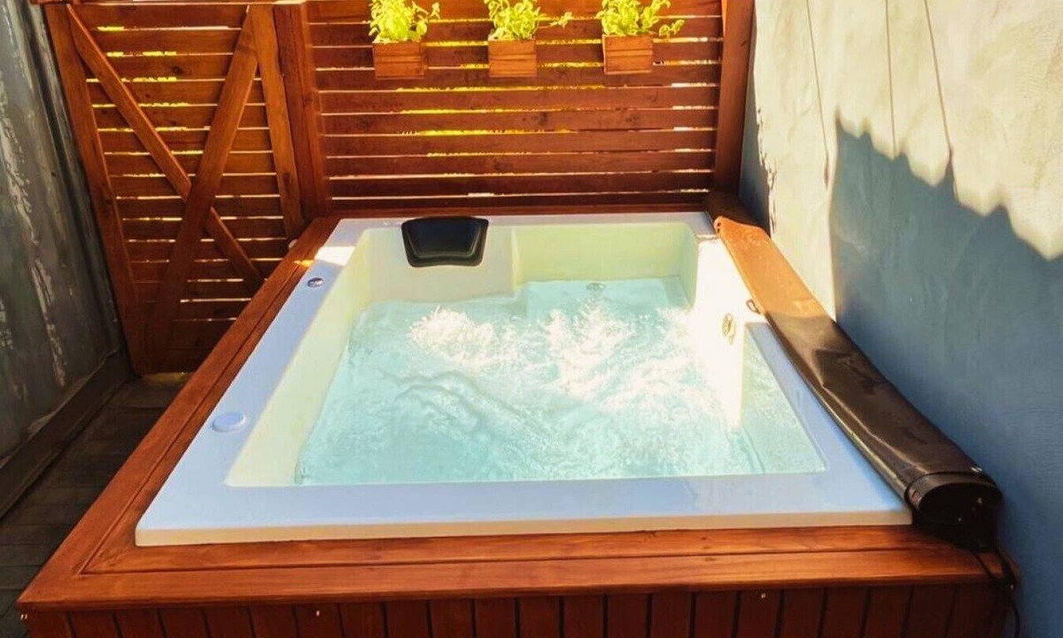 Lagoa da Conceicao Apartment | SPA|A/C|BBQ|Container House°Full Kitchen°