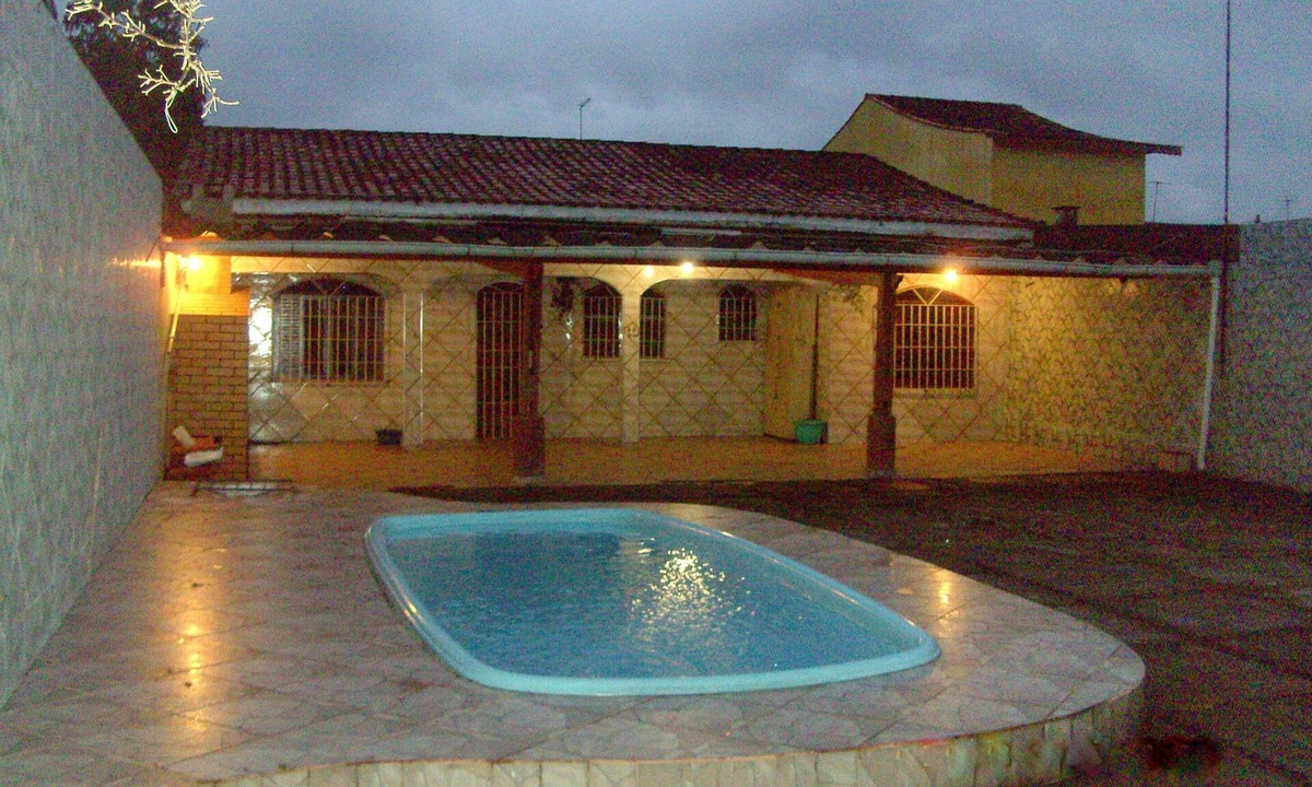 Mongagua House | Spacious 2-bedroom house with pool.