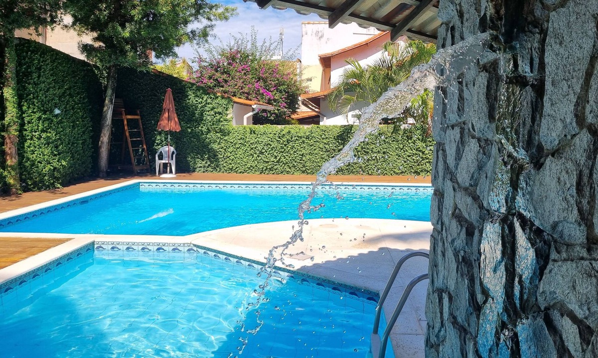 Braga Apartment | Spacious apartment 5 minutes from Praia do Forte beach, with parking space and swimming pool.