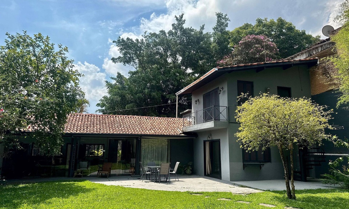 Carapicuiba Villa | Spacious House in Granja Viana