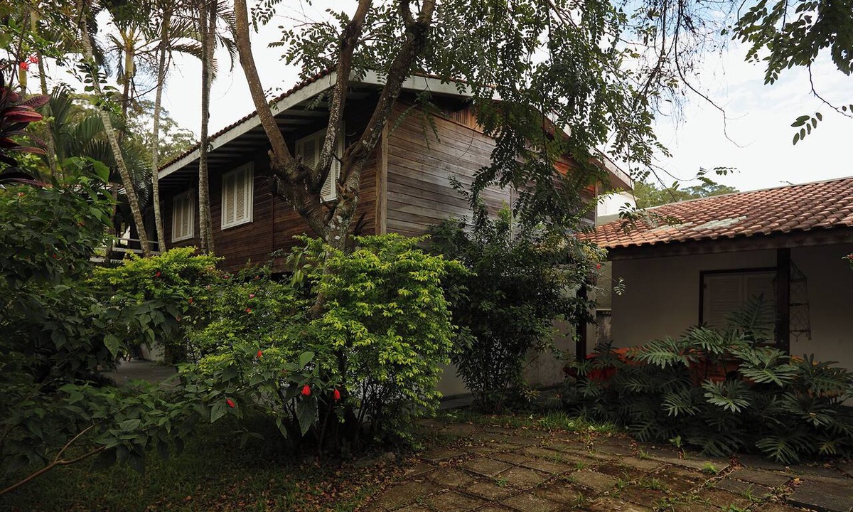 Praia de Barequecaba House | Spacious house on Barequeçaba beach, ideal for those seeking beach and tranquility.