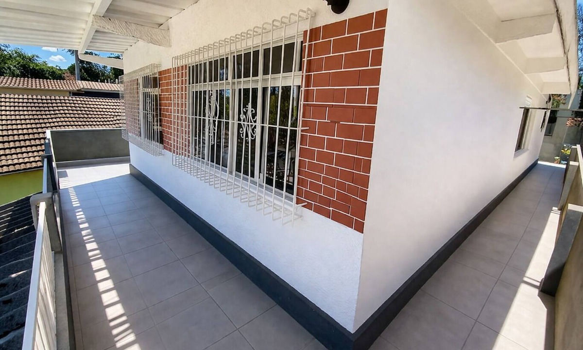 Chacara Flora House | Spacious house with garage, 3 bedrooms, ideal for families, 10 minutes from the city center.
