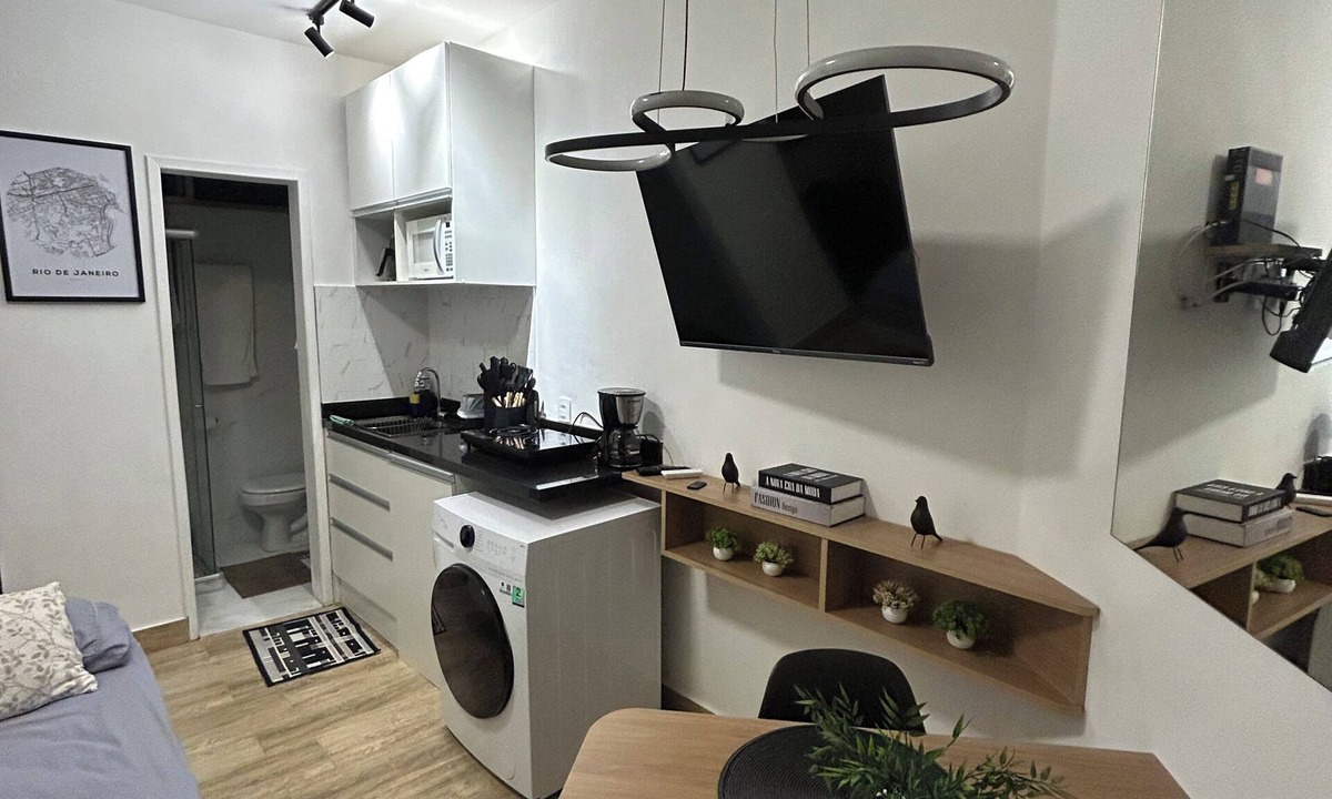 Santa Teresa Apartment | Studio apartment for rent in Glória, near the Glória street market and metro station.