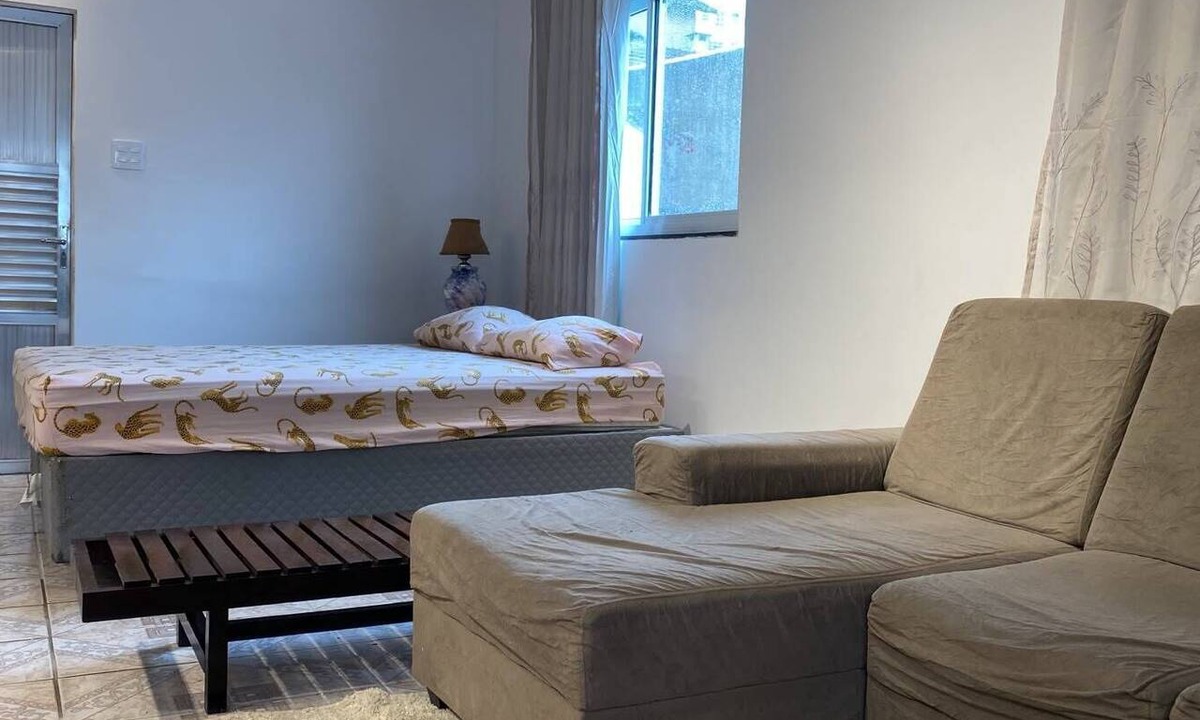 Laranjeiras House | Studio apartment with 50m2 in Laranjeiras, close to shops and 15 minutes walk from the Corcovado cable car.