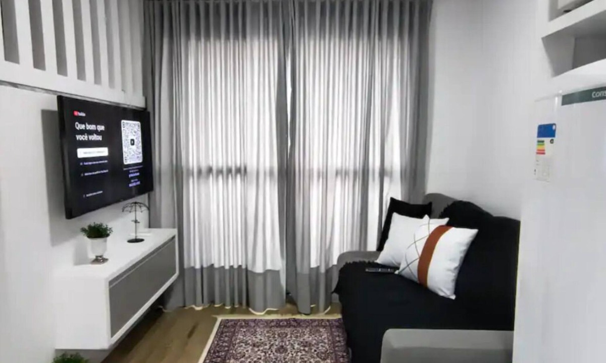 Reboucas Apartment | Studio apartment with garage and air conditioning.