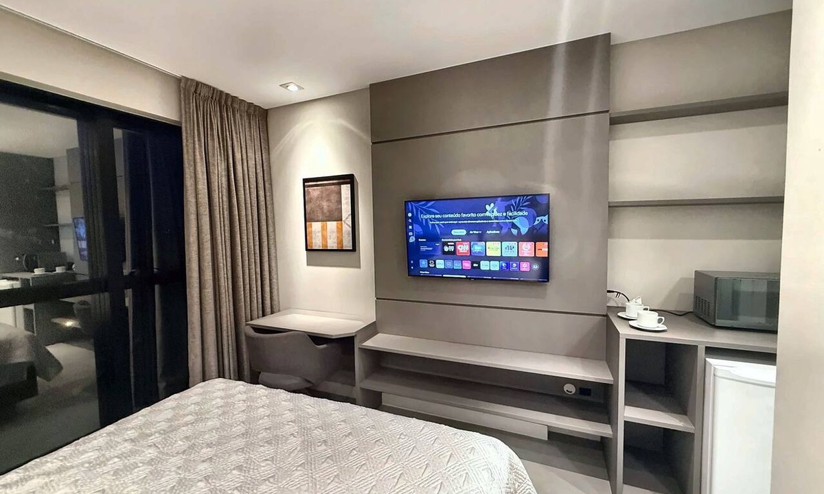 Centro House | Studio with pool, pool table, gym and sauna