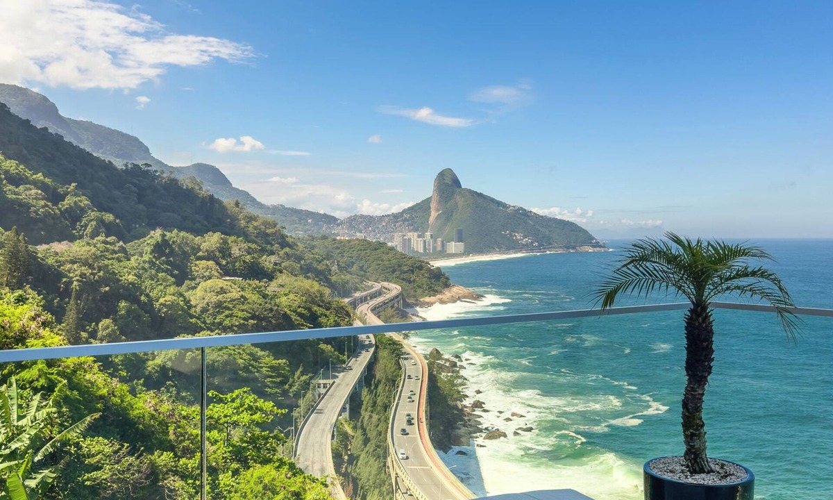 Joatinga House | Stunning mansion in Joatinga, Rio de Janeiro.