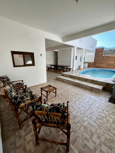 Praia da Armacao do Itapocoroi House | SUA CASA DE FÉRIAS 5 MINUTOS a pé do BETO CARRERO!