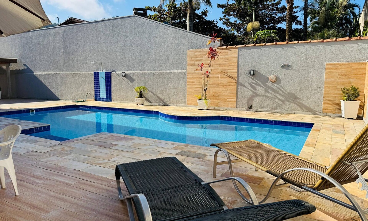 Guaratuba House | Super house on the beach with pool, 60m from the sea, air conditioning, etc.