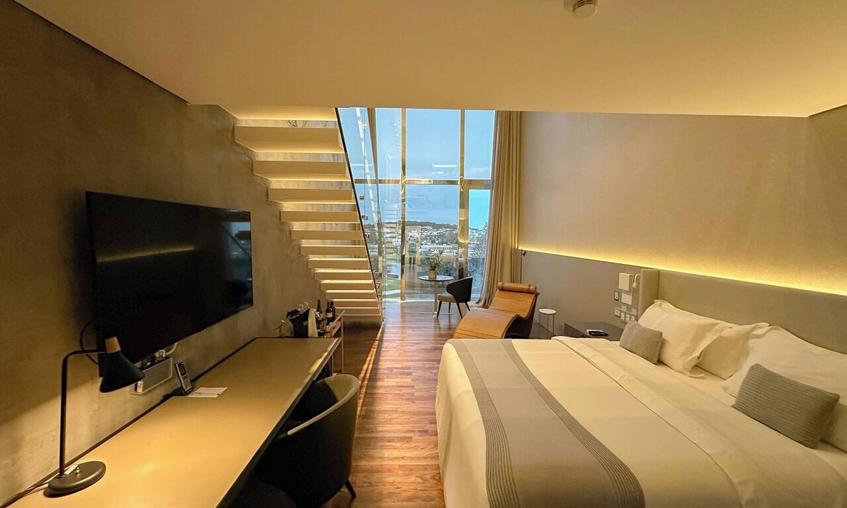 Pinhais Hotel | Suryaa Hotel Pinhais, Curio Collection by Hilton