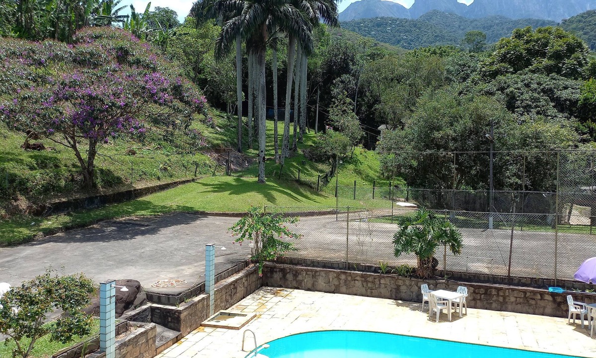 Barreira House | Takamoto Farm is a charming place with a swimming pool.