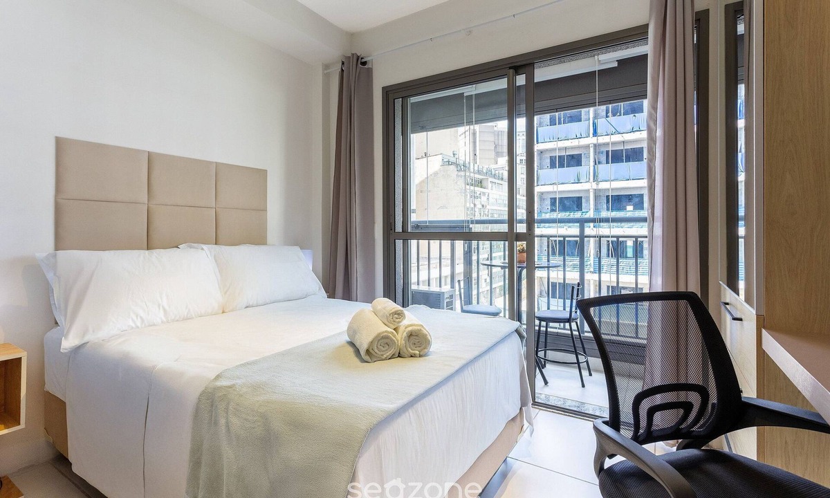 Vila Buarque Apartment | THK - Building With Pool in the Republica Neighborhood in SP
