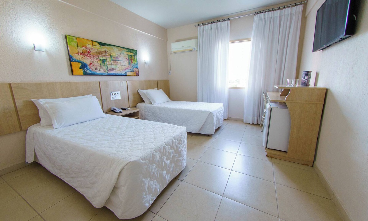 Foz do Iguacu City Centre Hotel | Three Couple Rooms | Breakfast Included | Near Iguazu Waterfalls