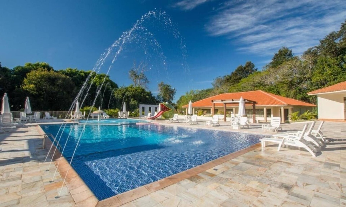 Foz do Iguacu Hotel | Three Superior Triple Twin Rooms | Free Breakfast, Swim-Up Bar & Borders 5 mi
