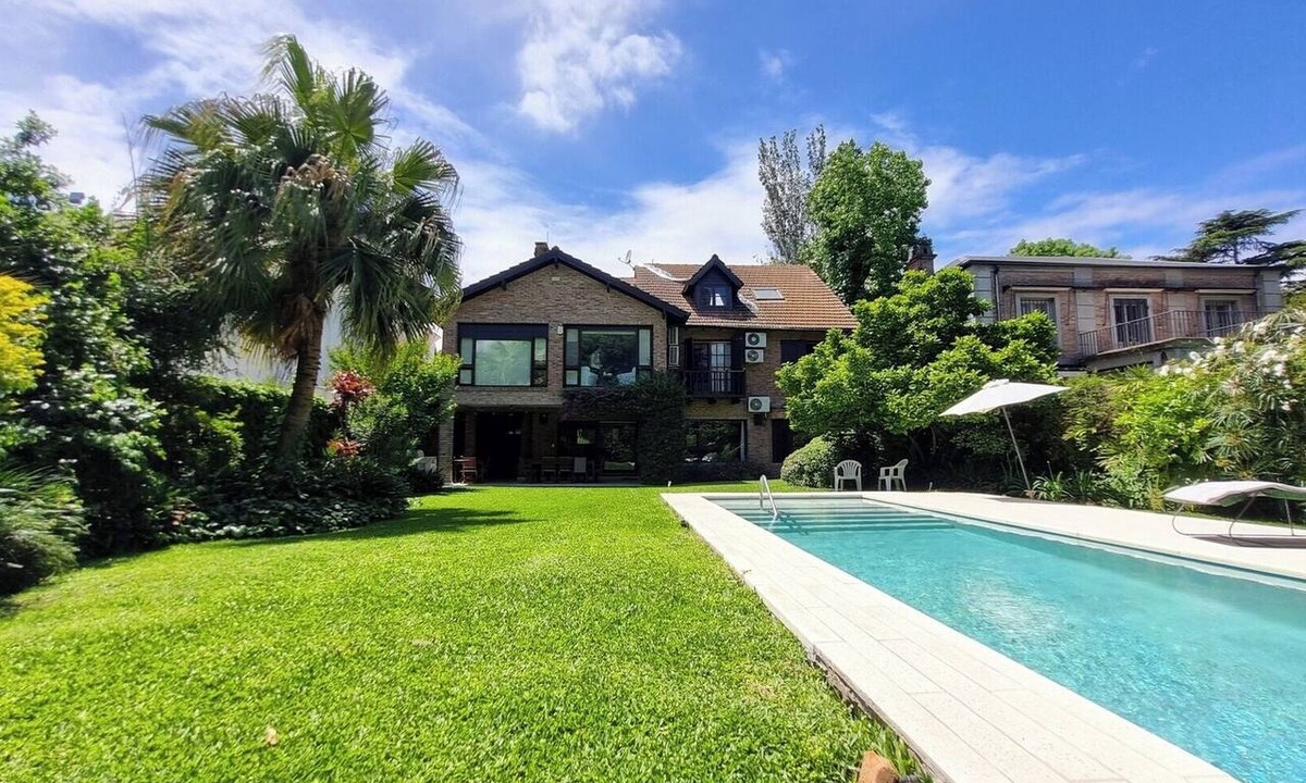 San Isidro House | Traditional House in Lomas de San Isidro