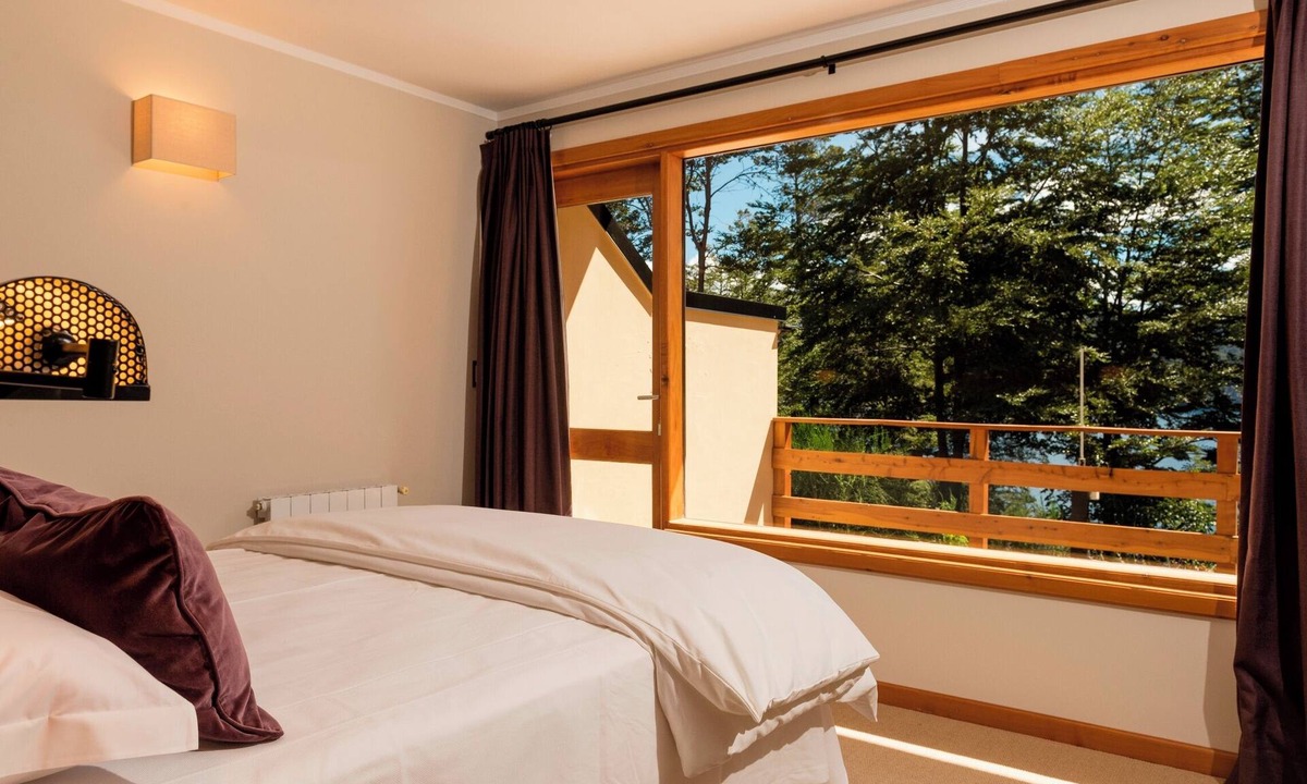 Correntoso Bed & Breakfast | Tremendous place in Villa La Angostura. Vistas al lago.