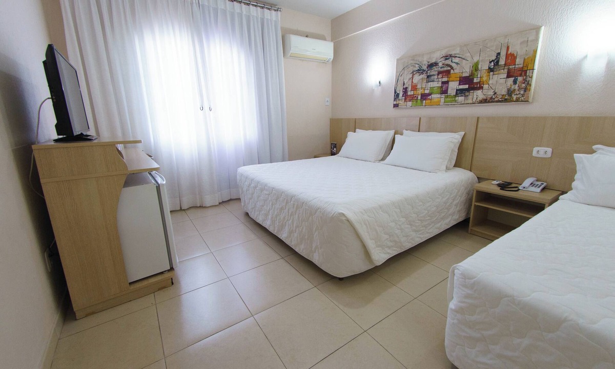 Foz do Iguacu City Centre Hotel | Triple Couple Rooms | Free Breakfast | Near Iguazu Park