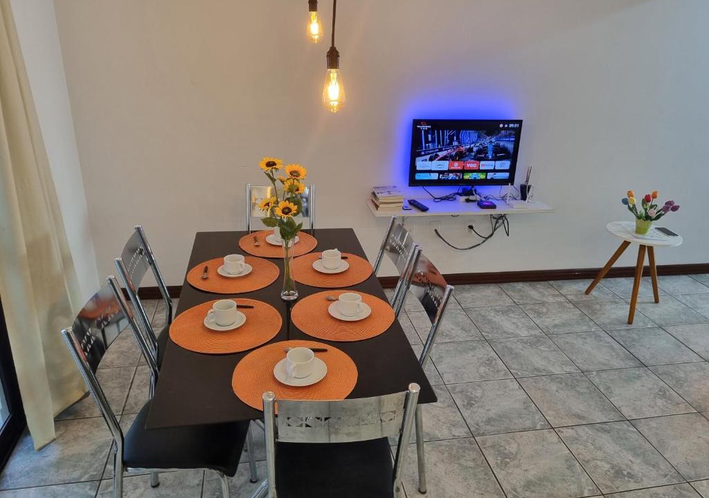 Castelo Branco Apartment | UMA QUADRA E MEIA DO MAR Ar Wifi Smart TV