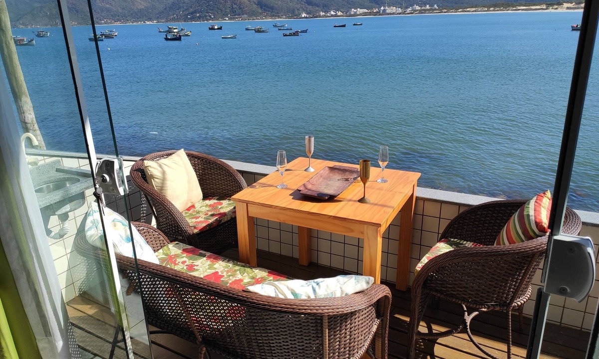 Pantano do Sul House | Viewpoint in Floripa! Beautiful house just a few meters from the sea, ideal for families!