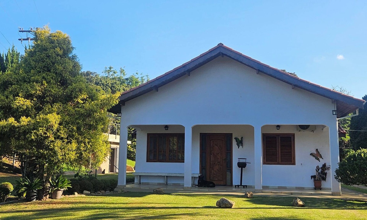 Olaria Cottage | Villagio Verde: Cozy country house in Jarinu, with lots of greenery and a lake.