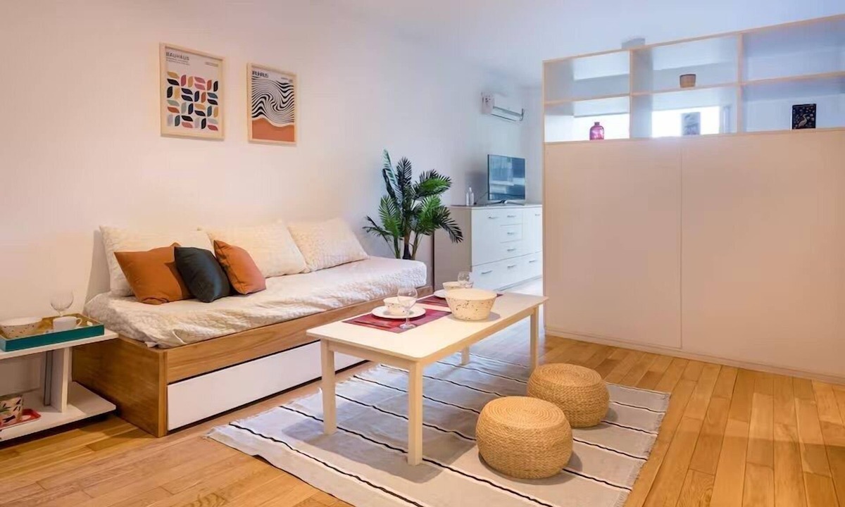 Colegiales House | Warm, quiet & inviting retreat: Steps from Palermo