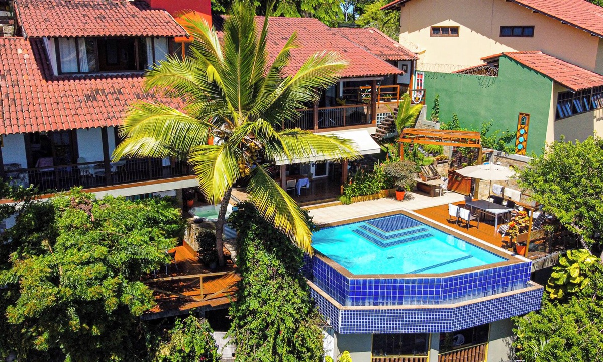 Vitoria House | Yellow Door House · Infinity Pool, Bay Views