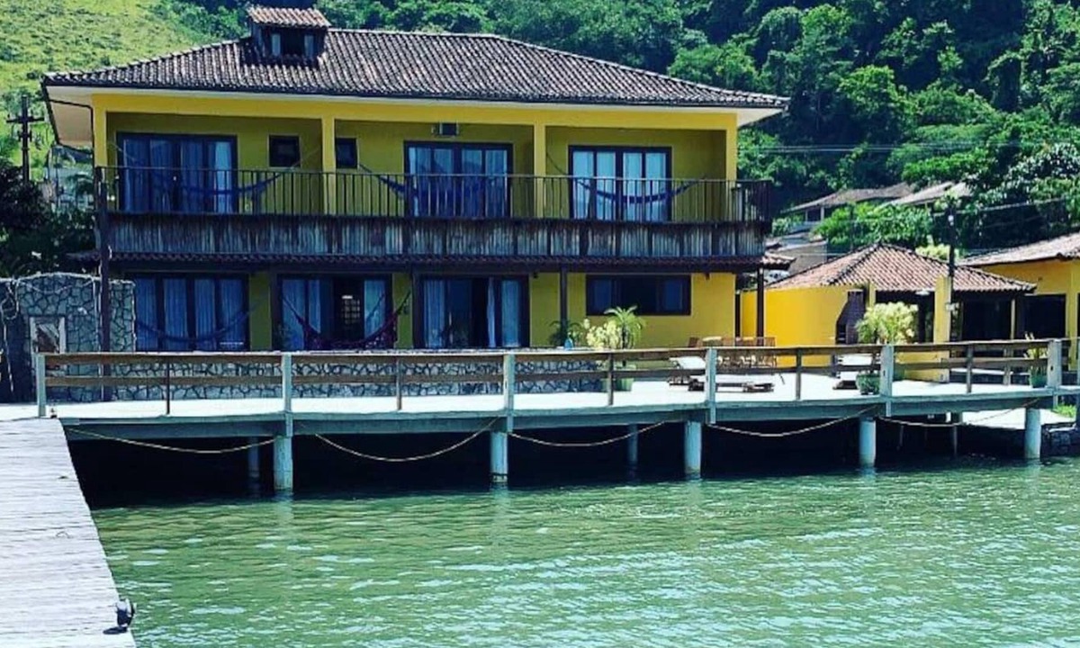 Angra dos Reis House | YELLOW HOUSE ON THE SEA, up to 16 people.