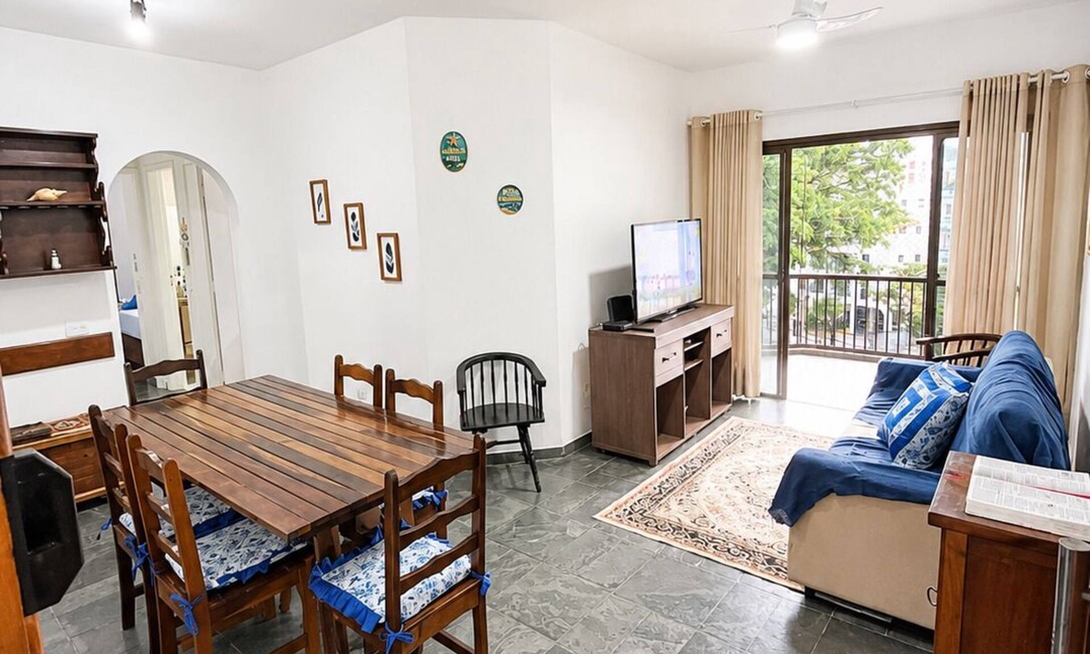 Vila Luis Antonio Apartment | Your perfect retreat in Guarujá, just steps from the sea.