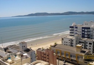Apt. cover with great views of the sea front promenade, center.(See rates).