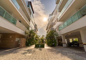 Varandas do Atlântico - Confortável Apartamento em Condo Pé na Areia