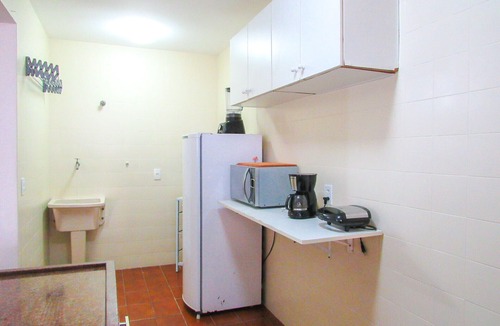 Pitangueiras Apartment | Ótimo Apto a 200m - Praia das Pitangueiras/Guarujá