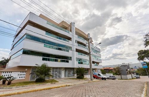 Ze Amandio Apartment | 1070 Lindo Apartamento na praia de Bombas 2 dormitórios