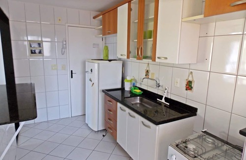 Praia do Morro Apartment | 2-bedroom apartment with ensuite bathroom and Wi-Fi, near Praia Center shopping mall.