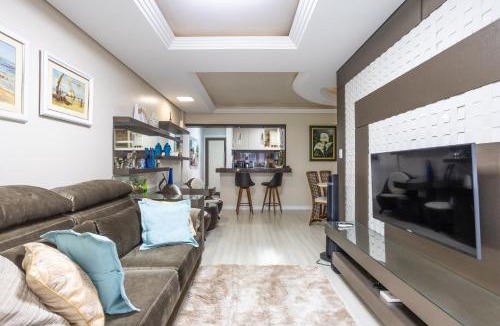 Ingleses Norte Apartment | 2 QUARTOS a 40 m DO MAR, praia dos INGLESES, ampla PISCINA, QUADRAS DE ESPORTE, Estacionamento, Portaria 24h, PARQUE INFANTIL, Wi-Fi 360mbps e Cozinha Completa