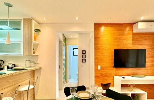 Bigorrilho Apartment | 2 Quartos com Churrasqueira e Máquina de Lavar no Sky Batel · Ar e Piscina