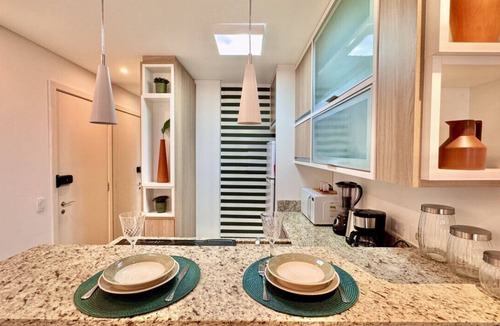 Bigorrilho Apartment | 2 Quartos com Churrasqueira e Máquina de Lavar no Sky Batel · Ar e Piscina