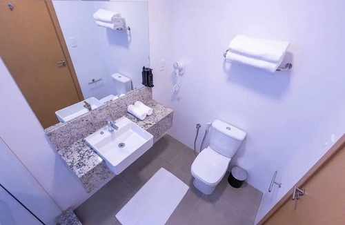 Centro Hotel | 2 Stylish Accommodations near Norte Shopping - 3.9 Mi | Pet-Friendly!