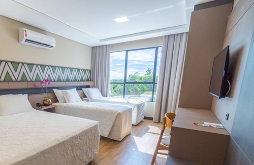 Foz do Iguacu Hotel | 2 Superior Twin Rooms | Free Breakfast, Spa & 3 mi to IGU Airport
