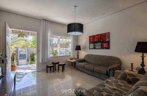 Praia da Armacao do Itapocoroi House | 2BR house w/pool & BBQ in Penha – TZS210