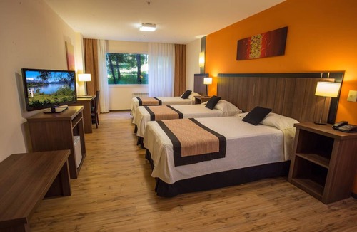 San Carlos de Bariloche Hotel | 3 Breathtaking Garden Views Near City Center & Nahuel Huapi Lake w/Breakfast
