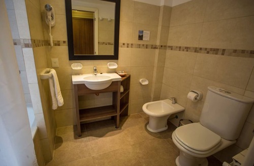 San Carlos de Bariloche Hotel | 3 Relaxing Retreat w/Breakfast, Stunning Views & Heated Pool | Near Nahuel Lake